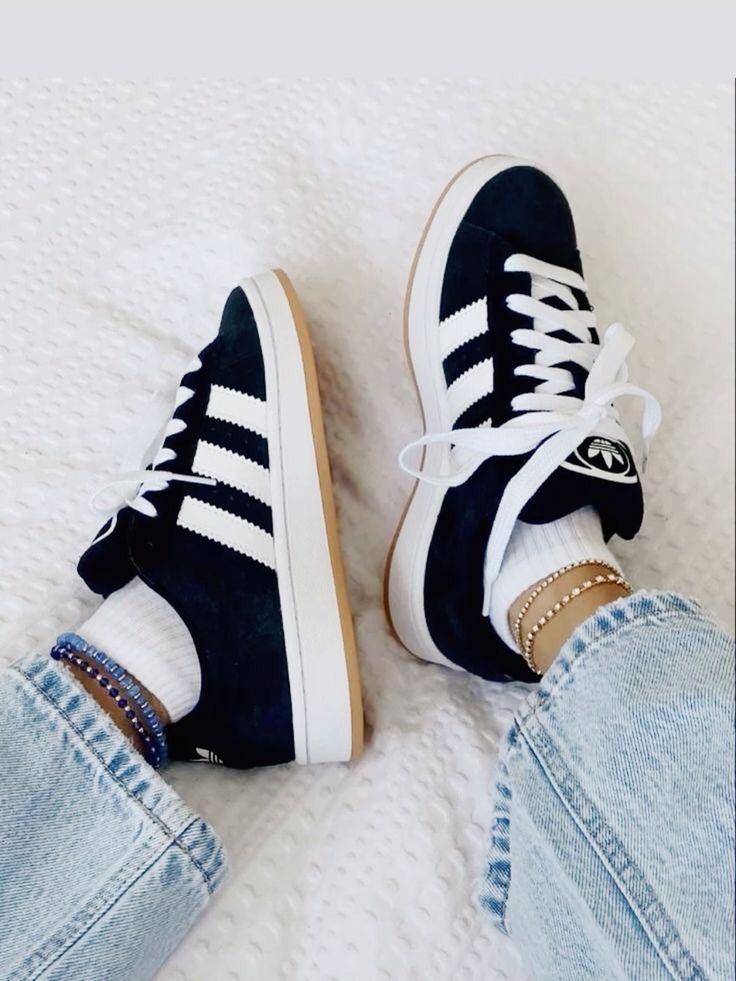 ‫حذاء Adidas Campus أبيض – أناقة يومية بأسلوب عصري ‬